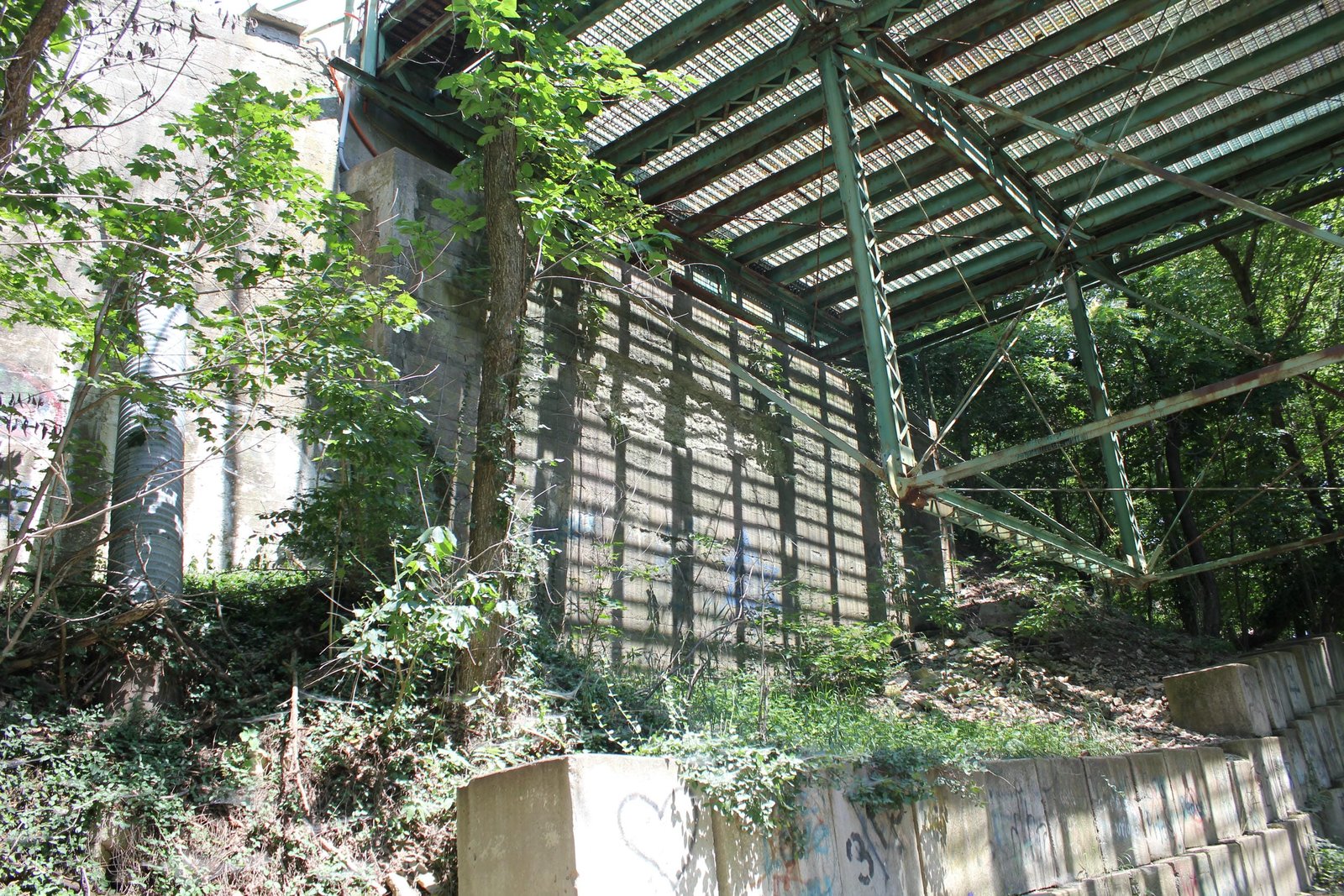 North abutment